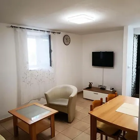 Apartment Dujas *